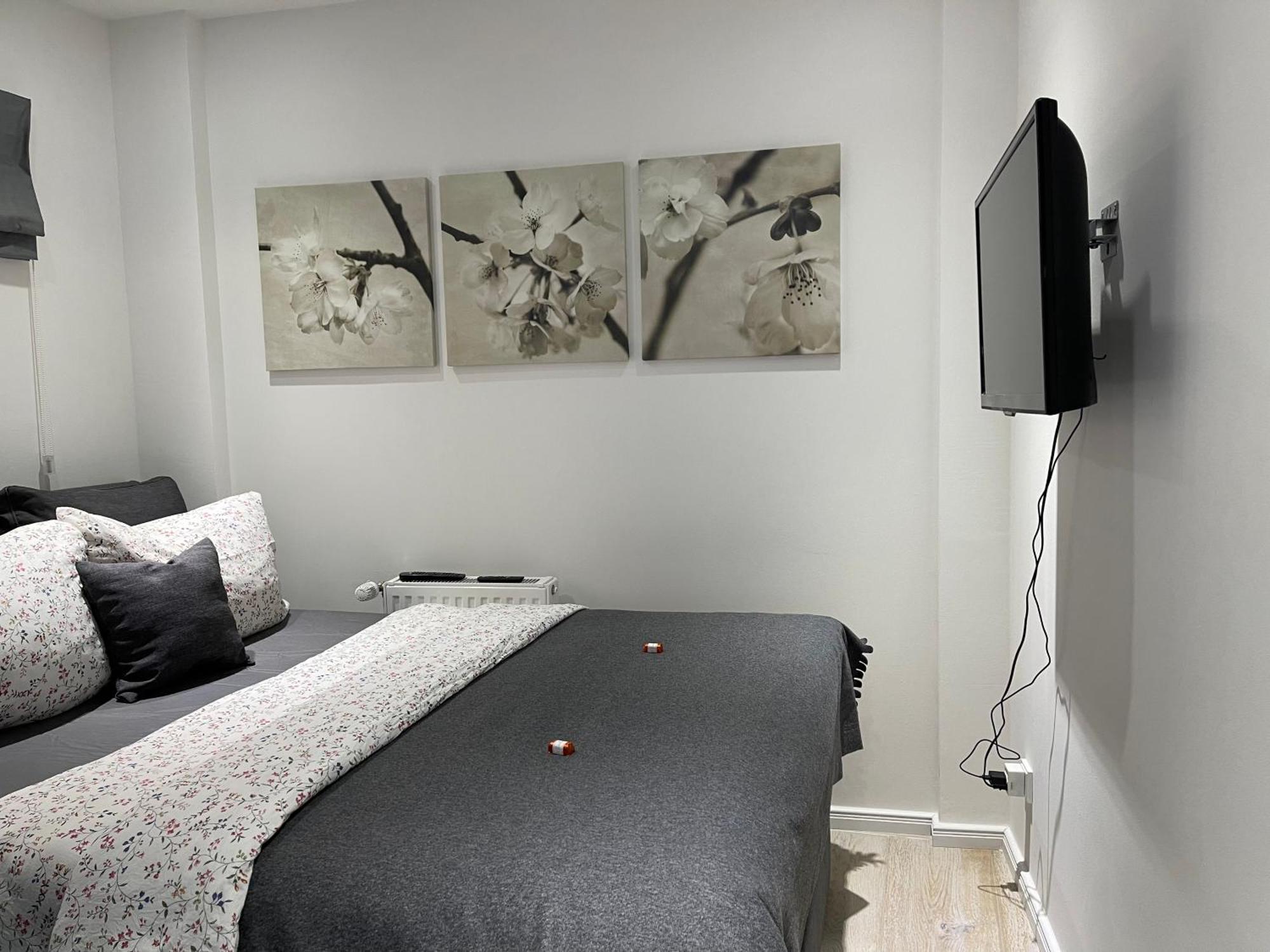 Ferienwohnung Am Traveufer Любек Экстерьер фото