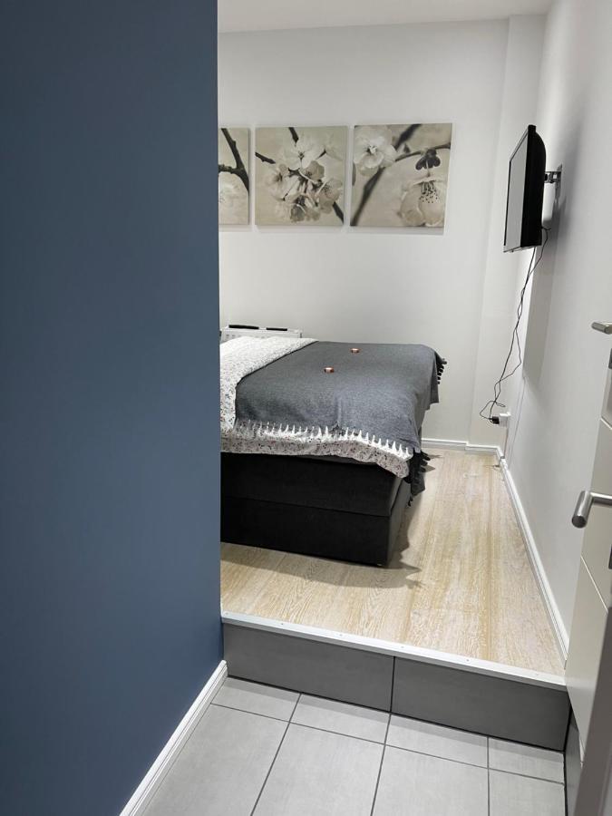 Ferienwohnung Am Traveufer Любек Экстерьер фото